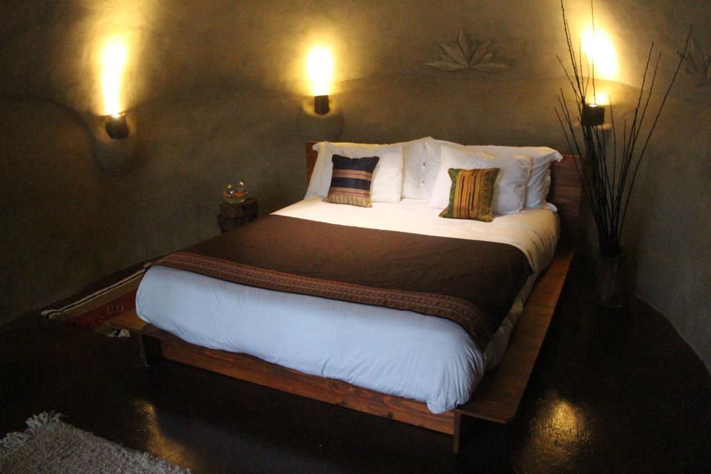 Earthship Patagonia Eco Accommodations El Bolson Bilik gambar